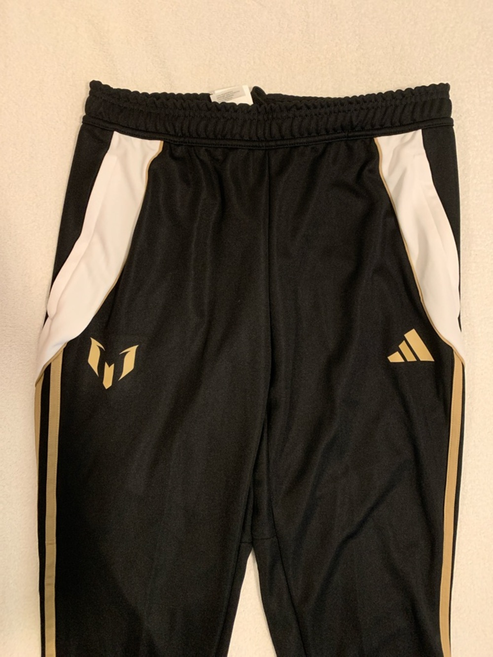 Men’s adidas Messi soccer pants! NWT - Picture 2 of 4